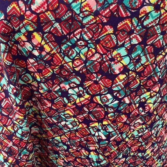 ✨LuLaRoe Floral Aztec Print Long Sleeve Lynnae Tunic Top - Picture 2 of 6